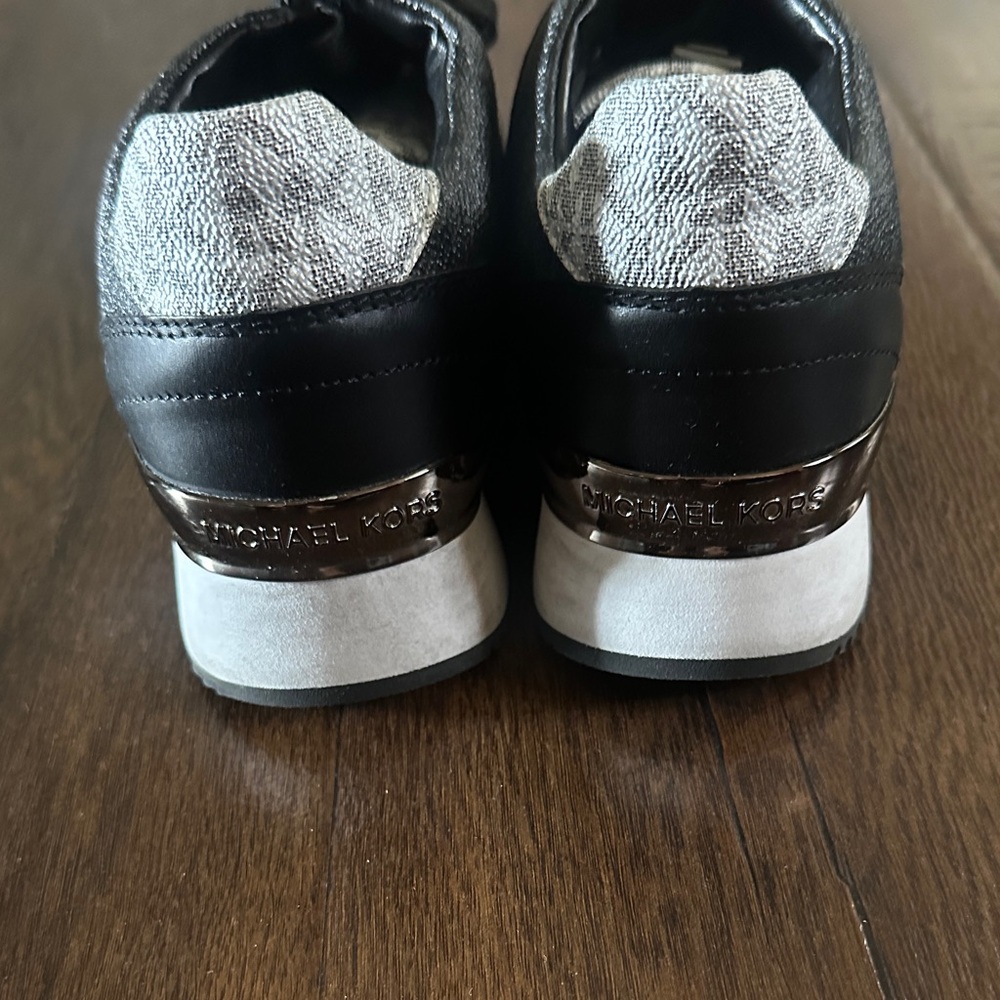 Women’s Michael Kors Black and Silver Logo Panel Sneakers Size:6.5 - Picture 6 of 16